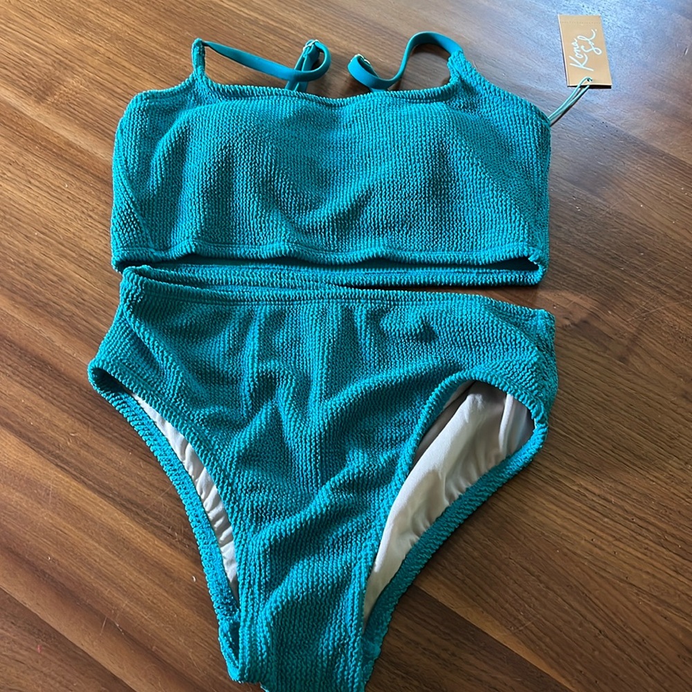 Never worn, new Kona sol bathing suit